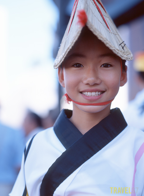 67 Tokushima 6 Awa Odori blog Young Awa Odori dancer
