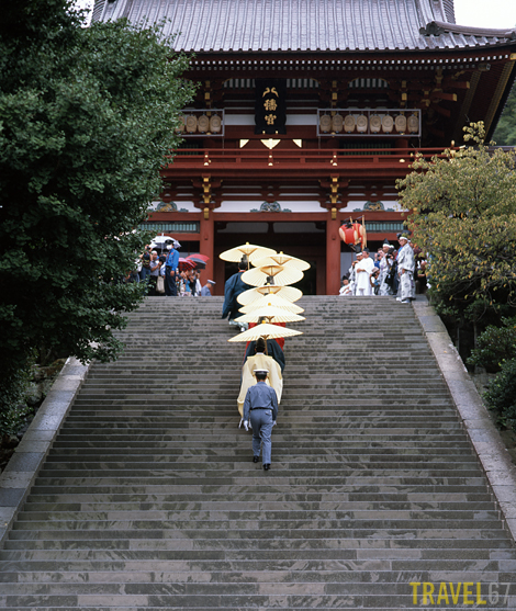 Festival at Hachimangu Shrine, Kamakura