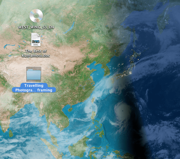 Screen capture showing EarthDesk and a typhoon approaching.
