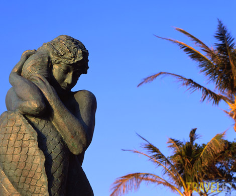 Naka Bokunen Bronze Mermaid Moon Beach