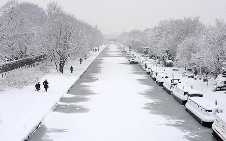 Bridgewater Canal in Sale, Cheshire. Photo by PAUL COUSANS