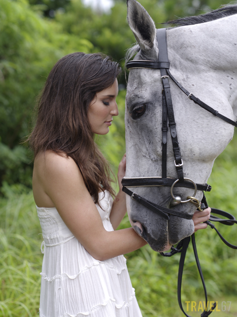 _6450728 blog Horse riding on Okinawa - Liz & Sky (645D with 67 105mm lens)