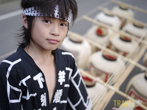 Boy with lanterns, Akita Kanto Matsuri