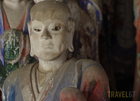 _6451529 crop crop blog Close up of Wooden statues at Choshoji Temple, Hirosaki City, Aomori