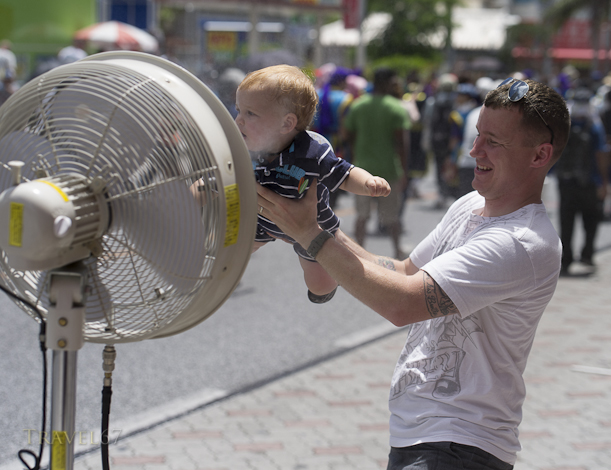 10,000 Person Eisa - Kokusai Street, Naha, Okinawa